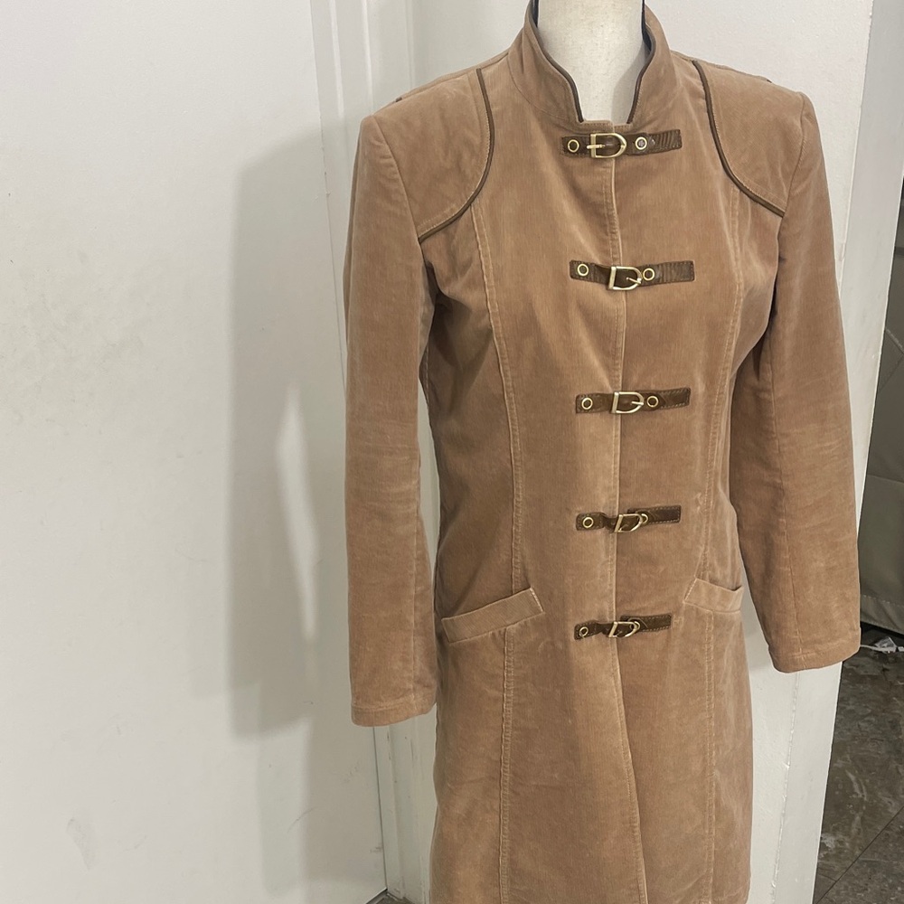 Women's st. John’s spots Tan Coat with Buckle Details
